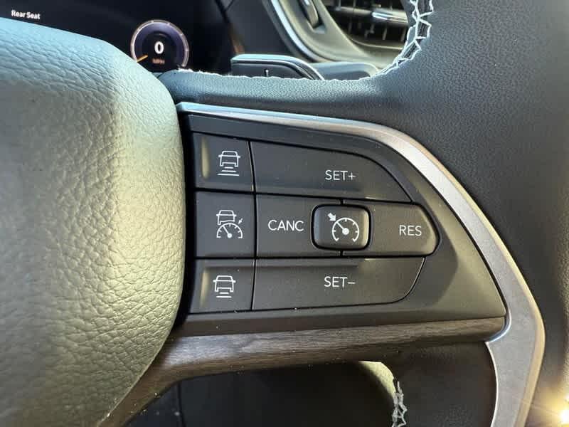 new 2025 Jeep Grand Cherokee car, priced at $43,797