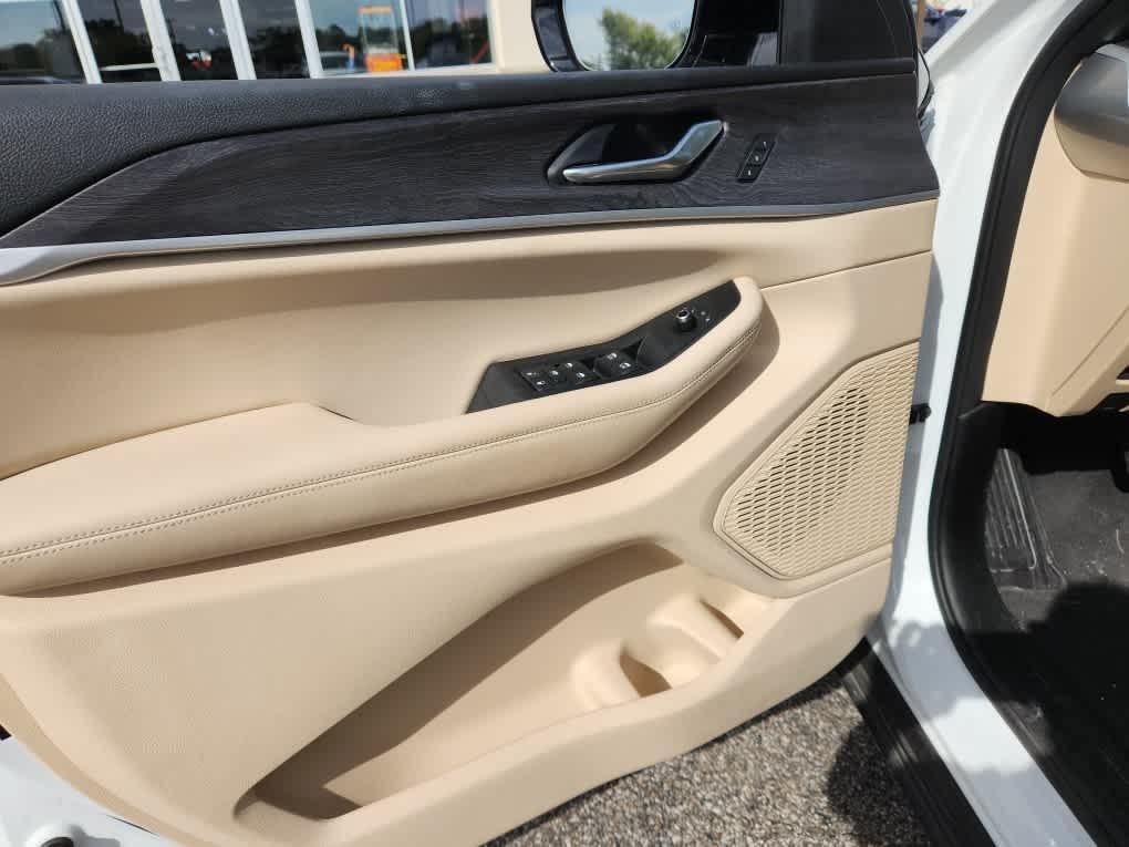 used 2023 Jeep Grand Cherokee L car, priced at $30,985