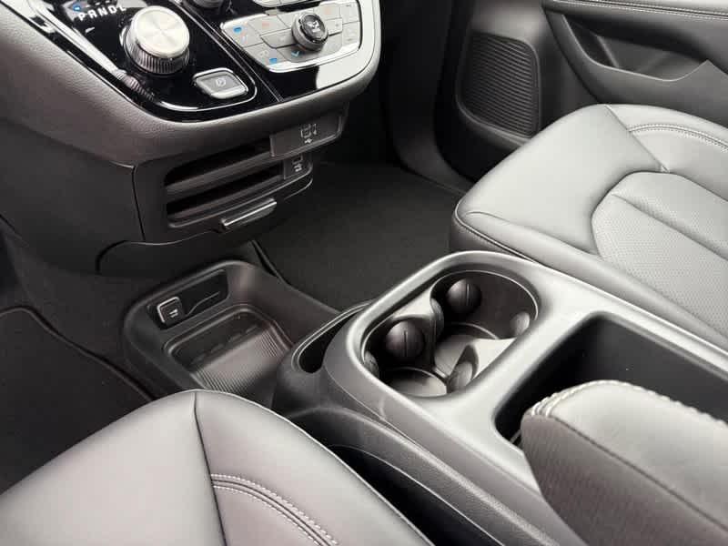 new 2026 Chrysler Pacifica car, priced at $46,612