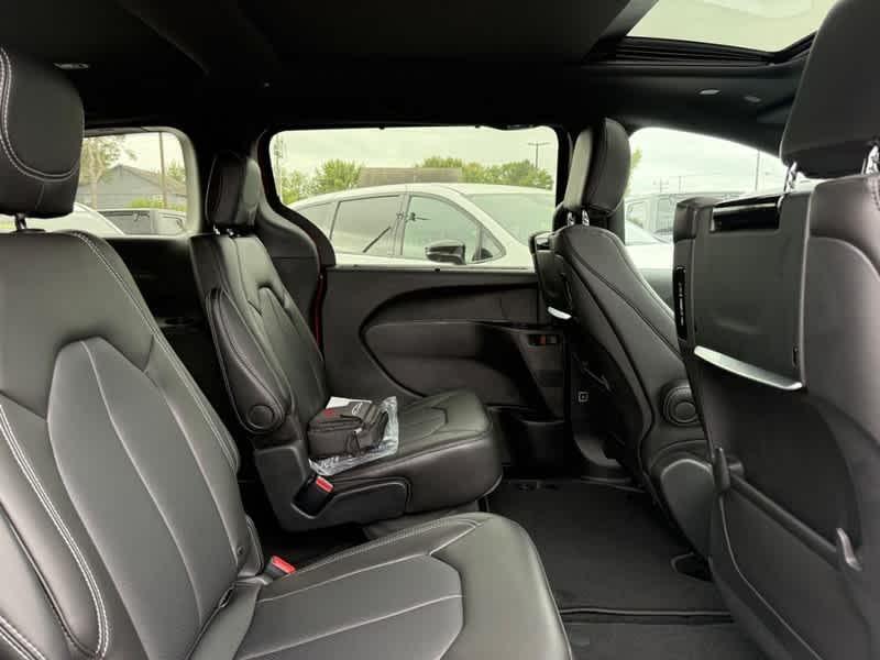 new 2026 Chrysler Pacifica car, priced at $46,612