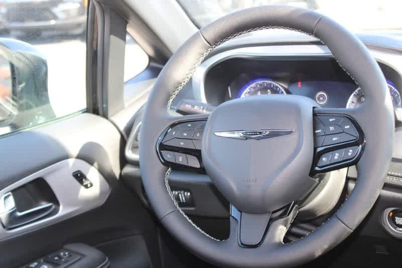 new 2025 Chrysler Pacifica car, priced at $47,045