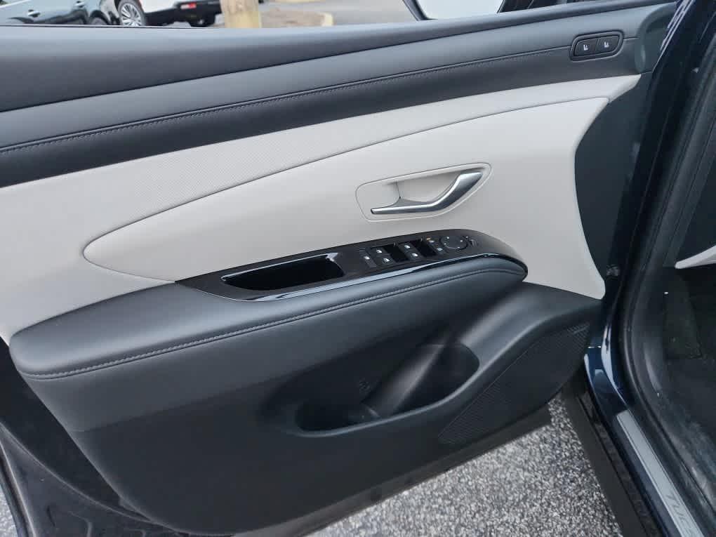 used 2025 Hyundai TUCSON Hybrid car, priced at $34,485