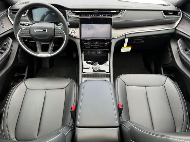 new 2025 Jeep Grand Cherokee car, priced at $49,107