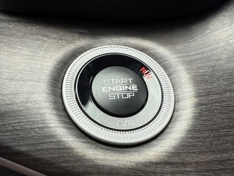 new 2025 Jeep Grand Cherokee car, priced at $49,107