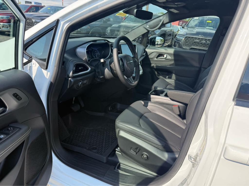 new 2025 Chrysler Pacifica car, priced at $42,711