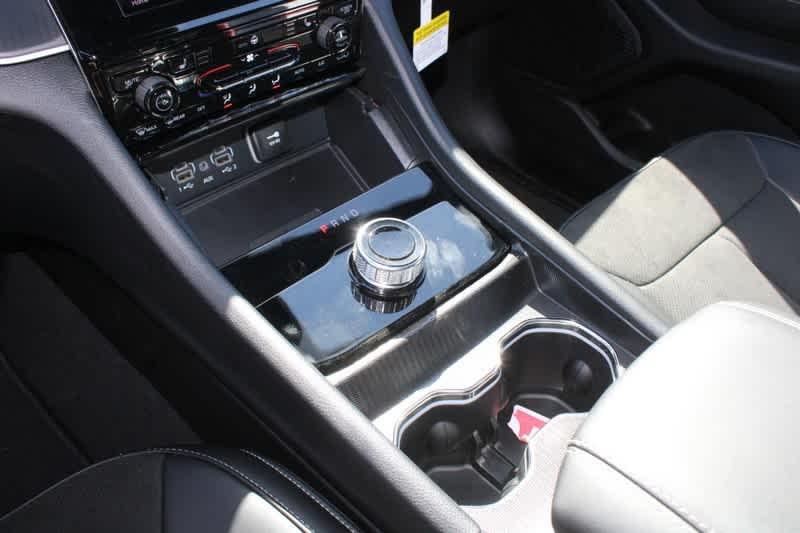 new 2025 Jeep Grand Cherokee car, priced at $43,427