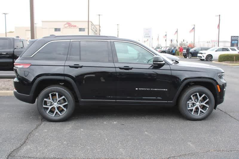 new 2025 Jeep Grand Cherokee car, priced at $42,795