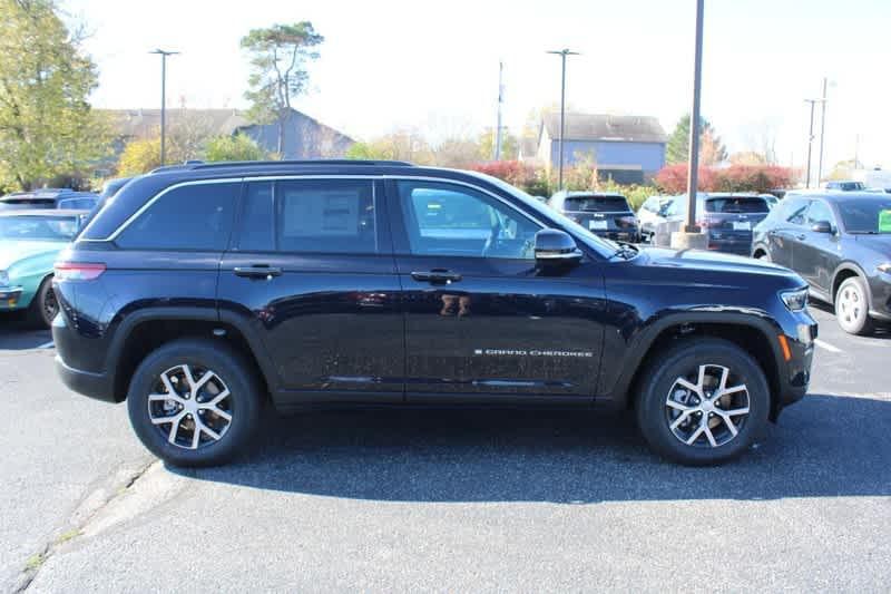 new 2025 Jeep Grand Cherokee car, priced at $46,305