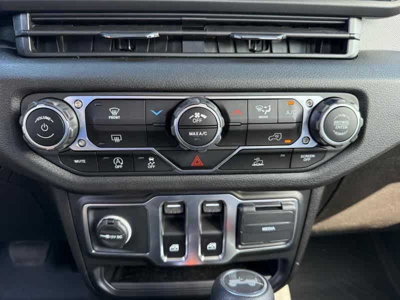 new 2025 Jeep Wrangler car, priced at $36,958