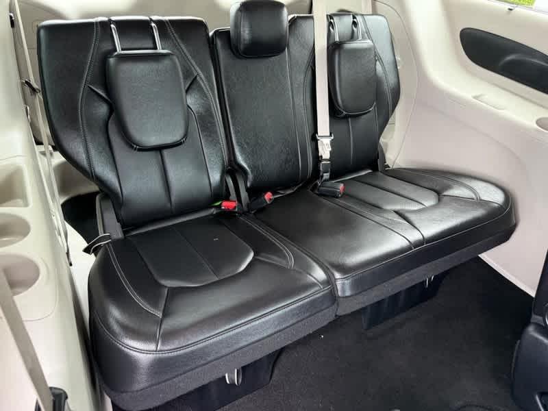 used 2022 Chrysler Pacifica car, priced at $30,988
