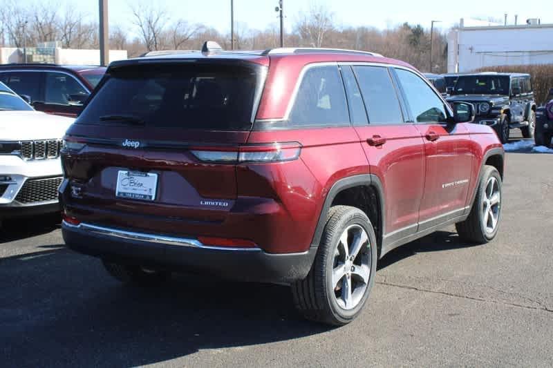 new 2025 Jeep Grand Cherokee car, priced at $44,920