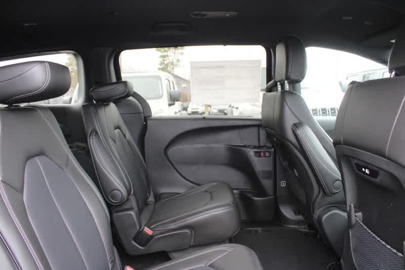 new 2025 Chrysler Pacifica car, priced at $40,539