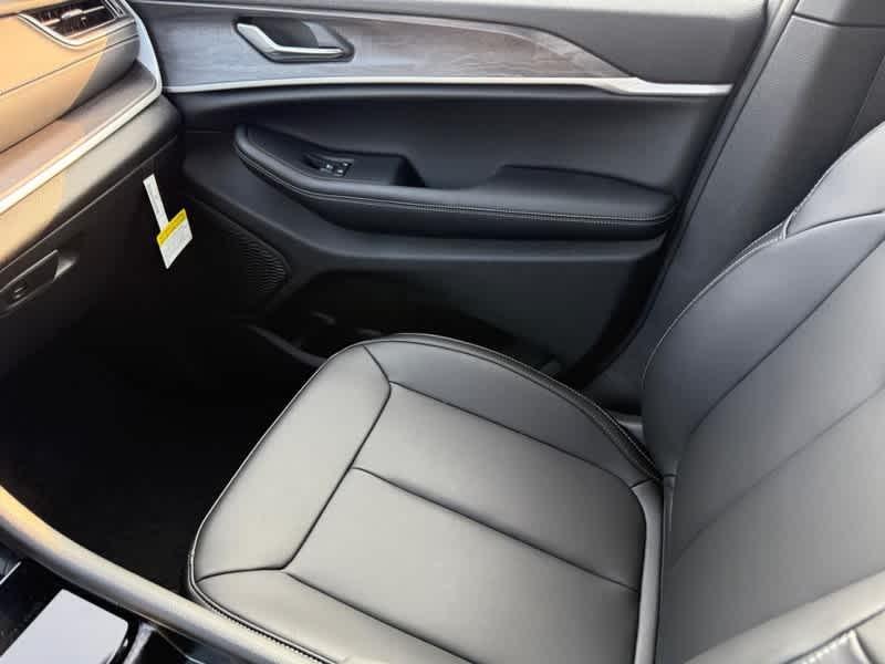 new 2025 Jeep Grand Cherokee L car, priced at $48,142