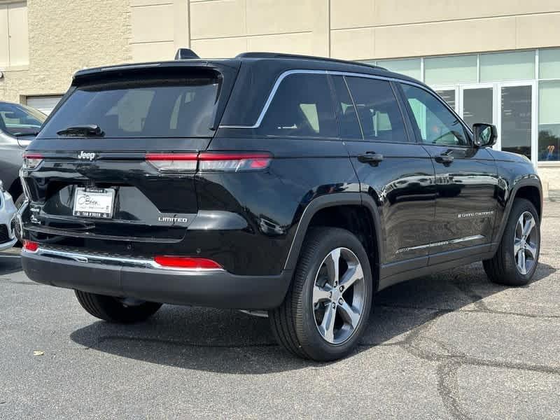 new 2024 Jeep Grand Cherokee car, priced at $44,915