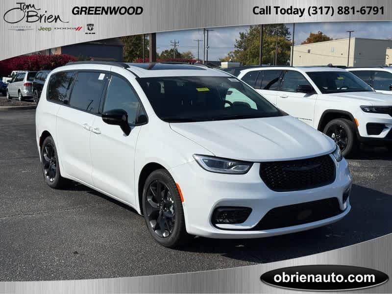 new 2026 Chrysler Pacifica car, priced at $53,437