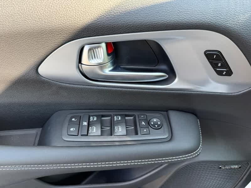 new 2026 Chrysler Pacifica car, priced at $53,437