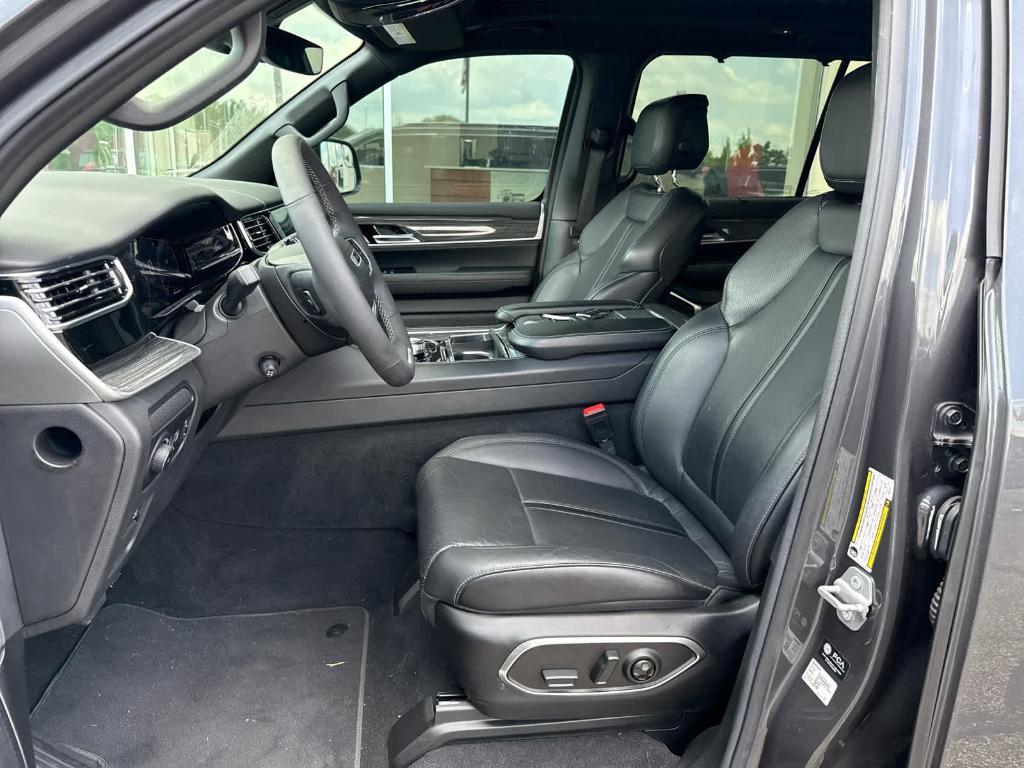 used 2022 Jeep Wagoneer car, priced at $49,988