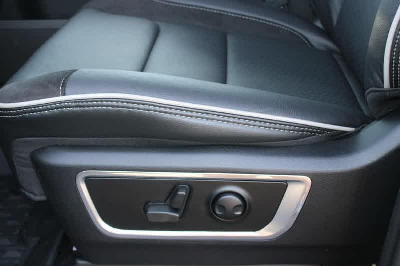 new 2025 Ram 1500 car, priced at $62,922