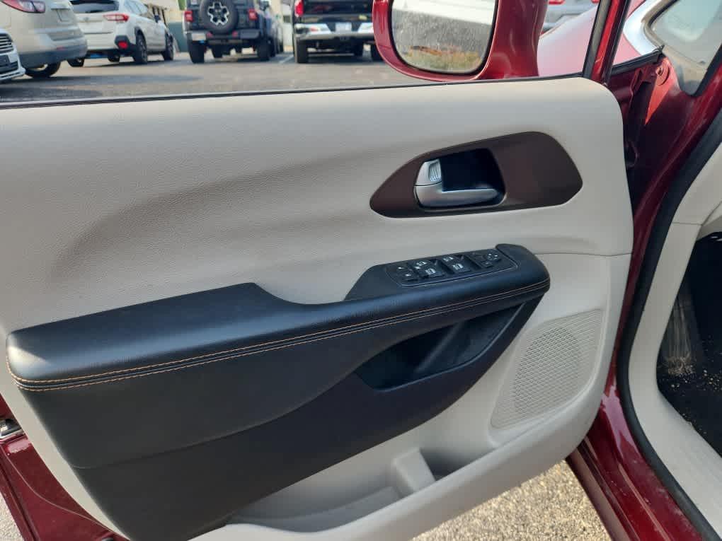 used 2017 Chrysler Pacifica car, priced at $10,988