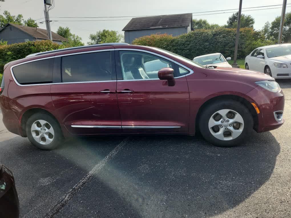 used 2017 Chrysler Pacifica car, priced at $10,988