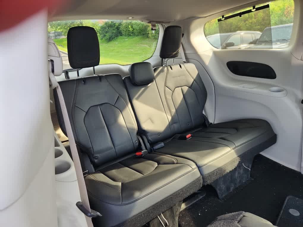 used 2017 Chrysler Pacifica car, priced at $10,988