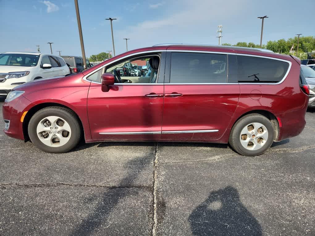 used 2017 Chrysler Pacifica car, priced at $10,988