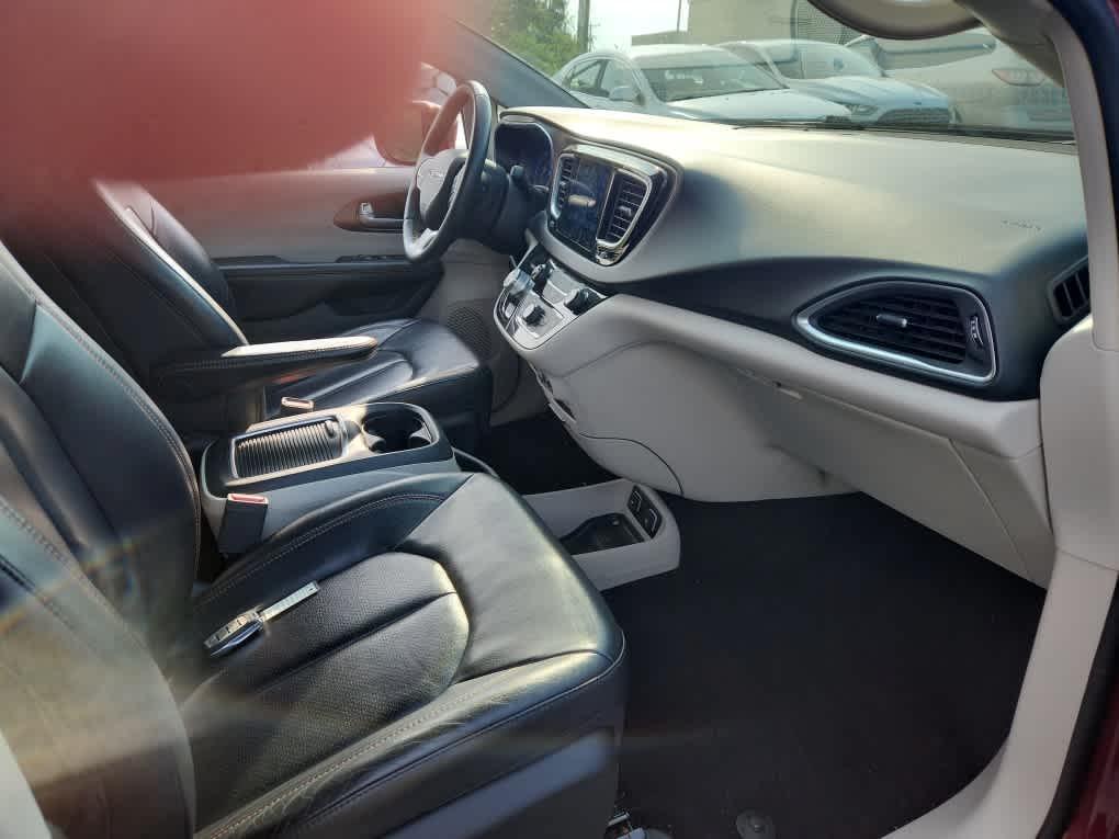 used 2017 Chrysler Pacifica car, priced at $10,988
