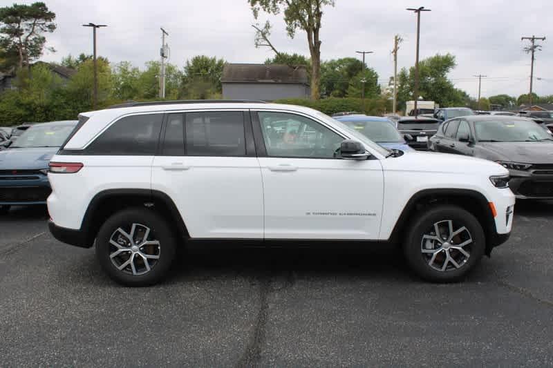 new 2024 Jeep Grand Cherokee car, priced at $40,700