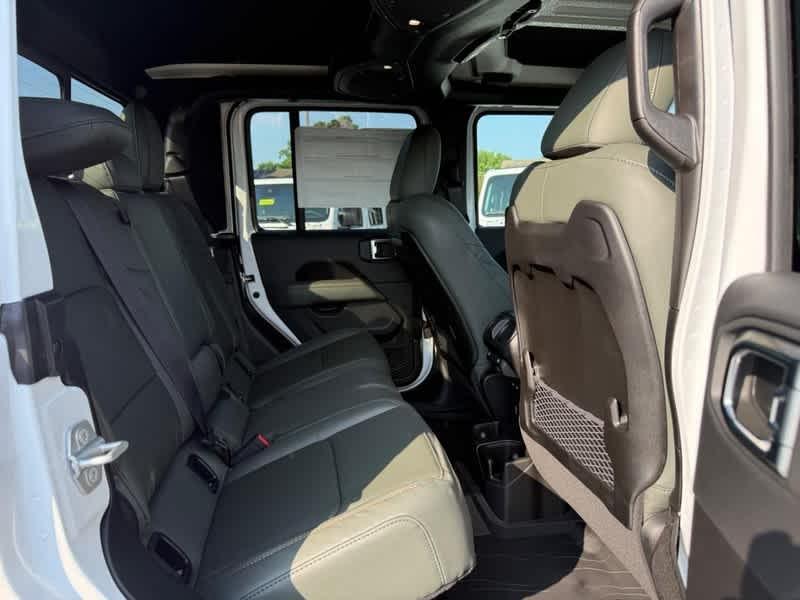 new 2025 Jeep Gladiator car, priced at $55,667