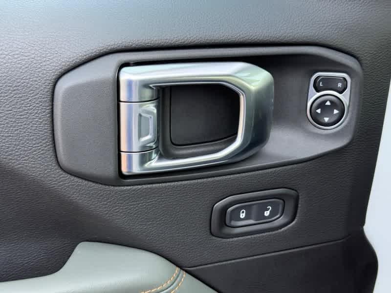 new 2025 Jeep Gladiator car, priced at $55,667
