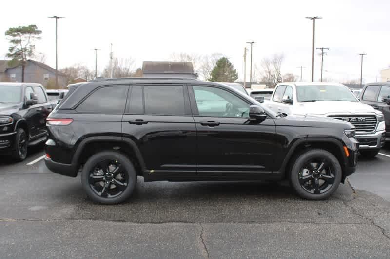 new 2025 Jeep Grand Cherokee car, priced at $48,535