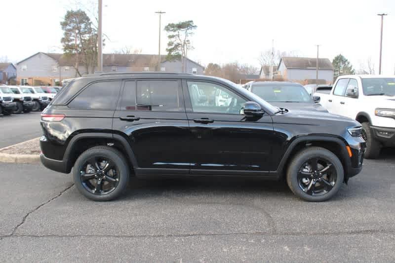 new 2025 Jeep Grand Cherokee car, priced at $46,020