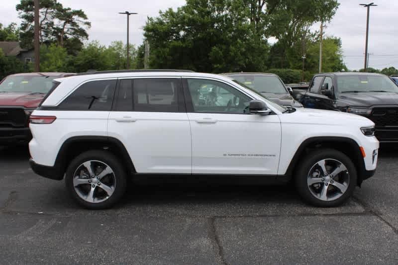 new 2024 Jeep Grand Cherokee car, priced at $54,760