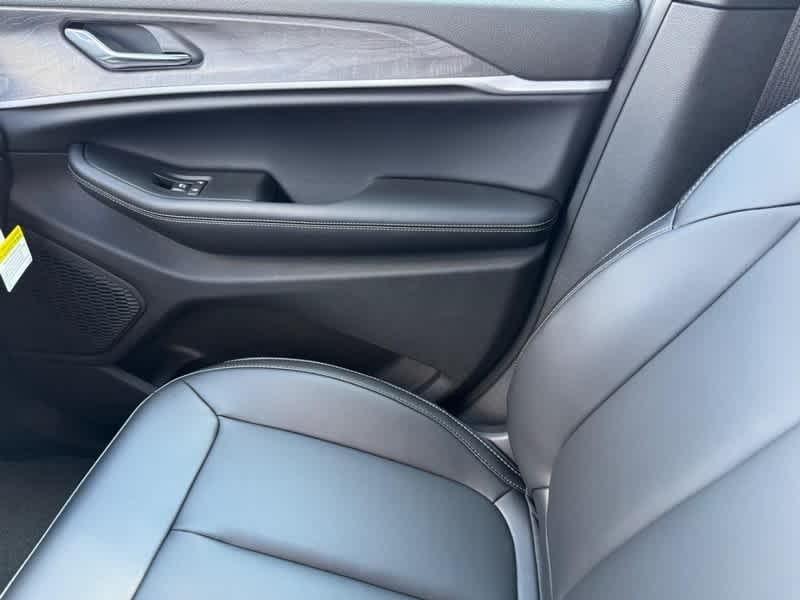 new 2025 Jeep Grand Cherokee car, priced at $48,733