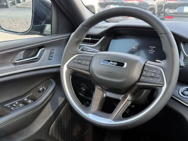 new 2025 Jeep Grand Cherokee car, priced at $48,733