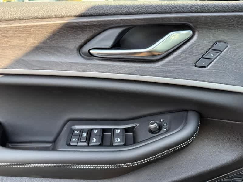 new 2025 Jeep Grand Cherokee car, priced at $48,733