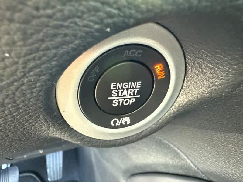 new 2025 Chrysler Pacifica Hybrid car, priced at $53,756