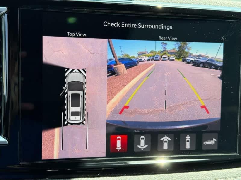 new 2025 Chrysler Pacifica Hybrid car, priced at $53,756