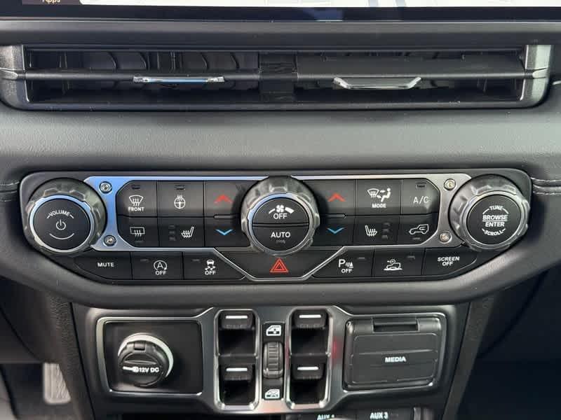 new 2025 Jeep Wrangler car, priced at $53,768