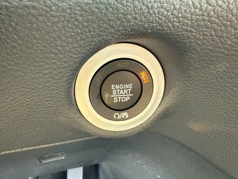new 2025 Chrysler Pacifica Hybrid car, priced at $44,737