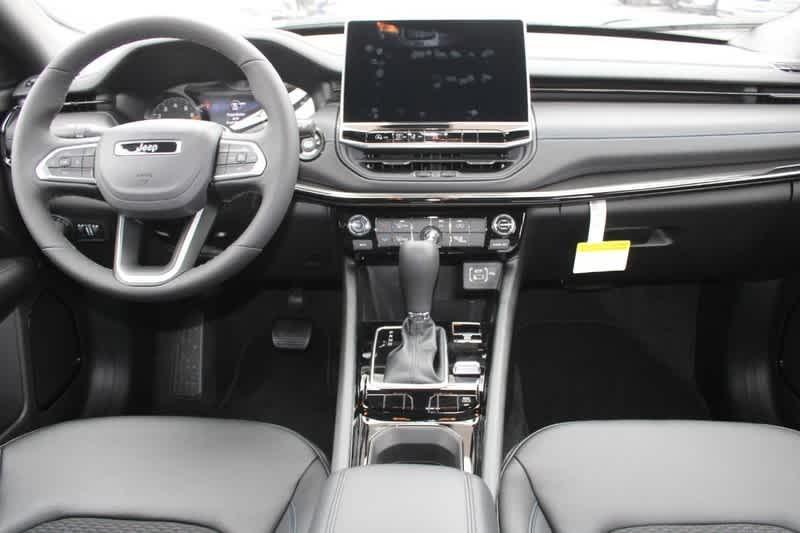 new 2025 Jeep Compass car, priced at $31,058
