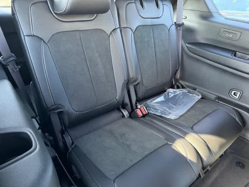 new 2025 Jeep Grand Cherokee L car, priced at $46,217