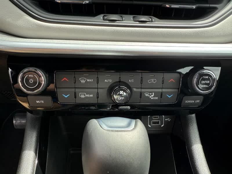 new 2025 Jeep Compass car, priced at $32,248