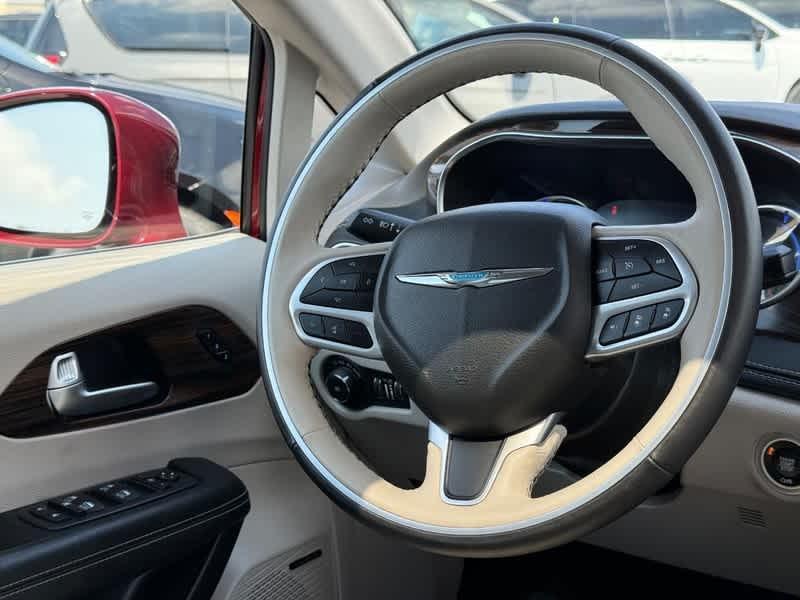 used 2021 Chrysler Pacifica Hybrid car, priced at $29,988