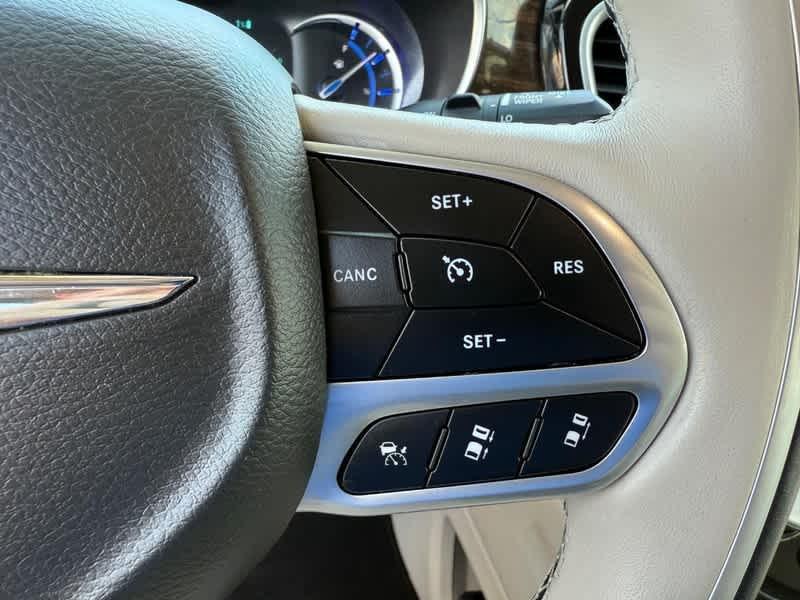 used 2021 Chrysler Pacifica Hybrid car, priced at $29,988