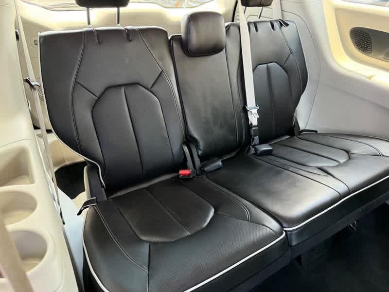 used 2022 Chrysler Pacifica Hybrid car, priced at $33,985