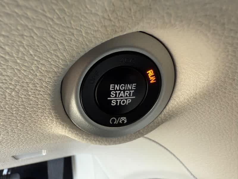 used 2022 Chrysler Pacifica Hybrid car, priced at $33,985