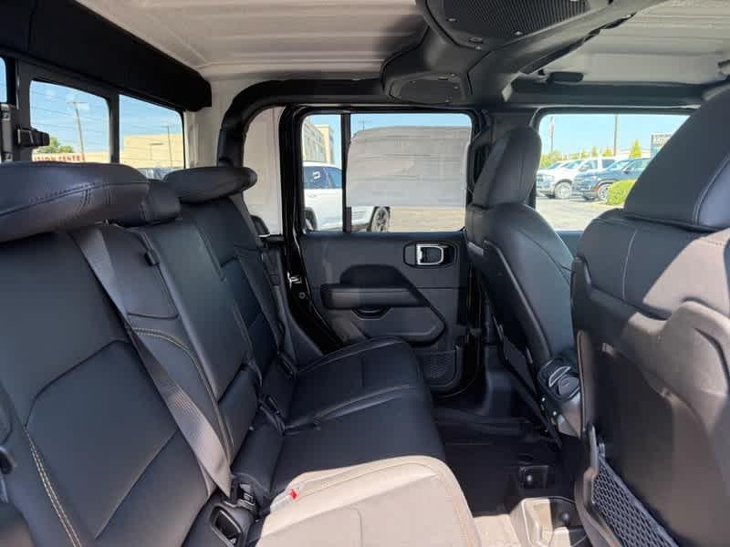 new 2025 Jeep Gladiator car, priced at $47,626