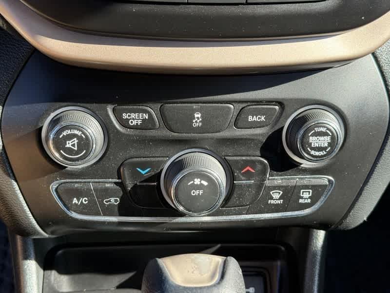 used 2015 Jeep Cherokee car, priced at $7,800