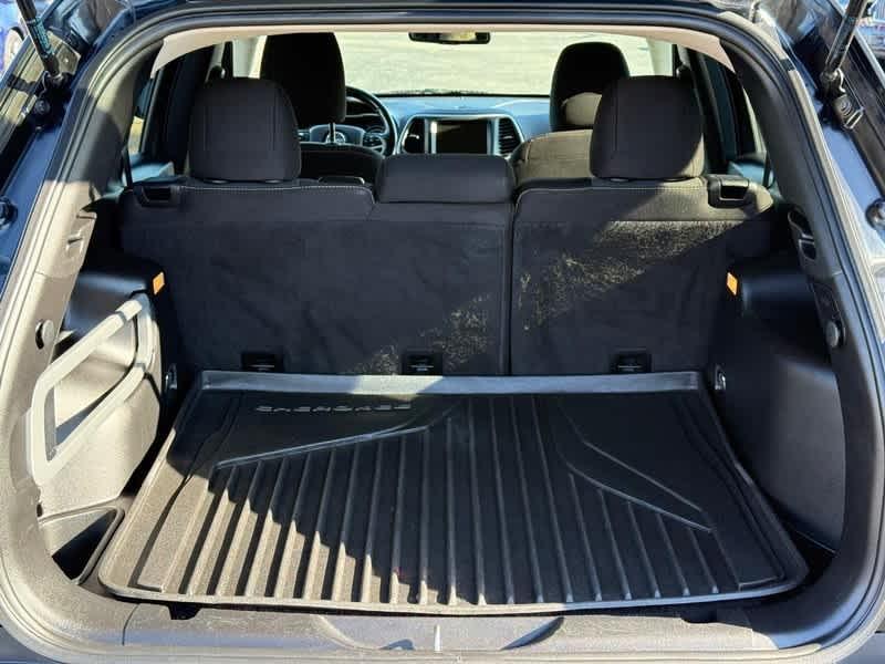 used 2015 Jeep Cherokee car, priced at $7,800